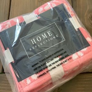 Home Reflections 4-Piece Reversible Hand Towels
